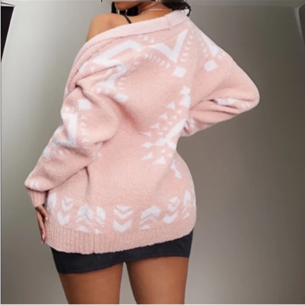 Unique Plush Knitted Pink/White Thick Cardigan W/Boho Decor Ribbed Cuffs & Trim